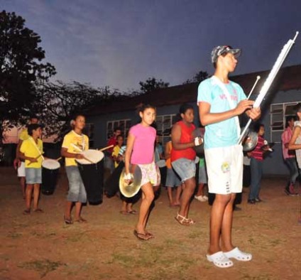 Alunos participam de ensaio -