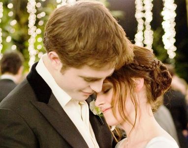 Edward (Robert Pattinson) e Bella (Kristen Stewart) -