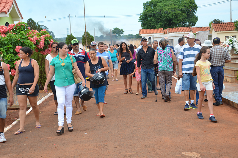 Em três dias, cerca de 60 mil pessoas já passaram pelo cemitério