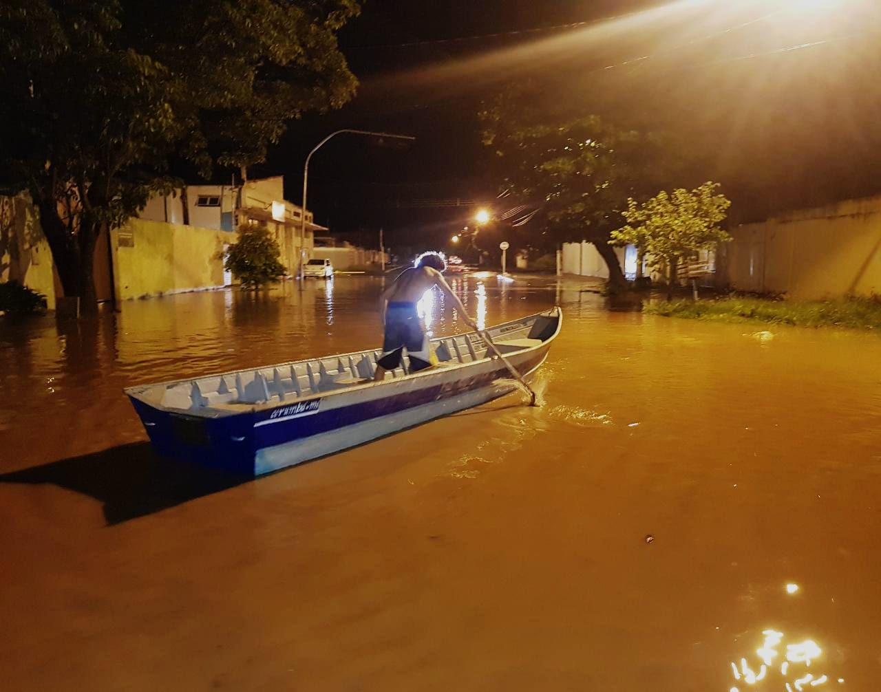 Chuva forte causou alagamentos e prejuízos aos moradores de Corumbá