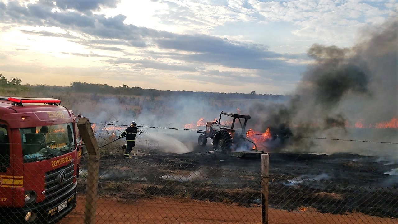 Faísca provoca incêndio em área do aeroporto de Três Lagoas - Divulgação