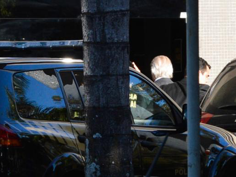 O ex-ministro José Dirceu foi preso em Brasília, pela Polícia Federal, na 17ª fase da Operação Lava Jato  - (José Cruz/Agência Brasil)José Cruz/Agência Brasil