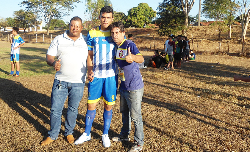 Higor começou o treinamento em escolinha de futebol da Prefeitura de Brasilândia - Divulgação