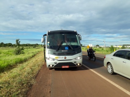 Micro-ônibus da empresa Vanzella Viagens e Turismo, da modalidade de fretamento, recebeu autuação por cobrança de valores indevidos - Divulgação