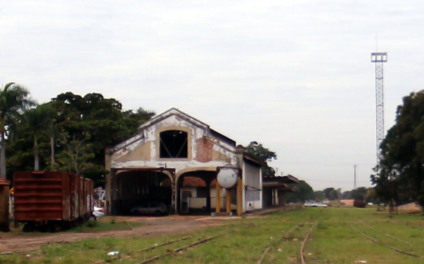 O trem que chega É o mesmo trem da partida A hora do encontro é também despedida A plataforma dessa estação É a vida desse meu lugar  (Milton Nascimento) - Hugo Leal/JPNEWS