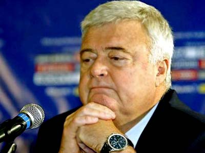 Não existe previsão para o retorno de Teixeira e nem se ele voltará -