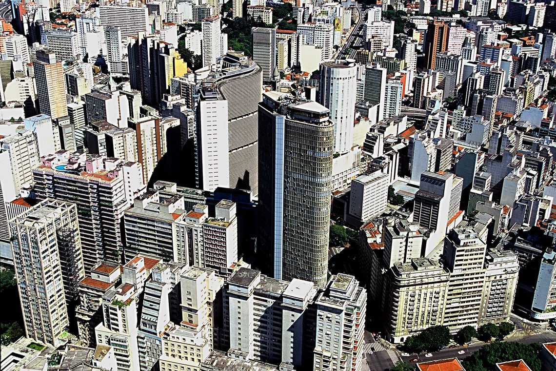 Taxa mais alta cobrada pelo banco caiu de 11% ao ano mais a Taxa Referencial (TR, atualmente em zero) para 9,75% ao ano mais a TR - Arquivo/Agência Brasil