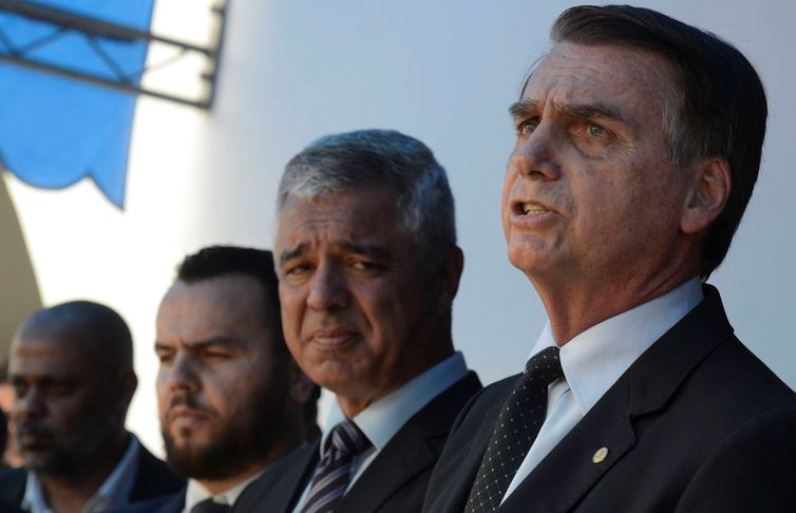 O presidente eleito, Jair Bolsonaro, participa na cidade de Guaratinguetá, no Vale do Paraíba, em São Paulo, da formatura de sargentos da Aeronáutica na Escola de Especialistas da Aeronáutica - Divulgação/Agência Brasil