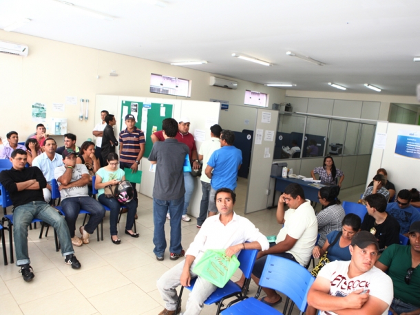 Diariamente muitos trabalhadores procuram a Casa do Trabalhador  - arquivo/JP