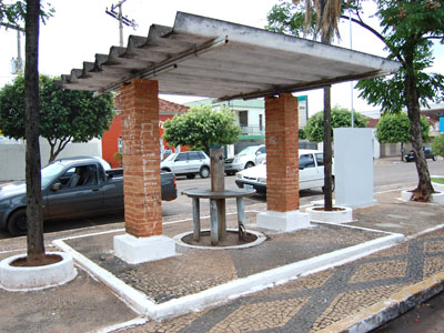Bica de Água na avenida Antônio Trajano -