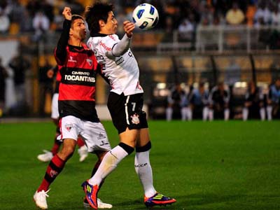 Corinthians repetiu o sistema de jogo que deu certo no empate contra o Vasco, em São Januário, há uma semana - Corinthians repetiu o sistema de jogo que deu certo no empate contra o Vasco, em São Januário, há uma semana -