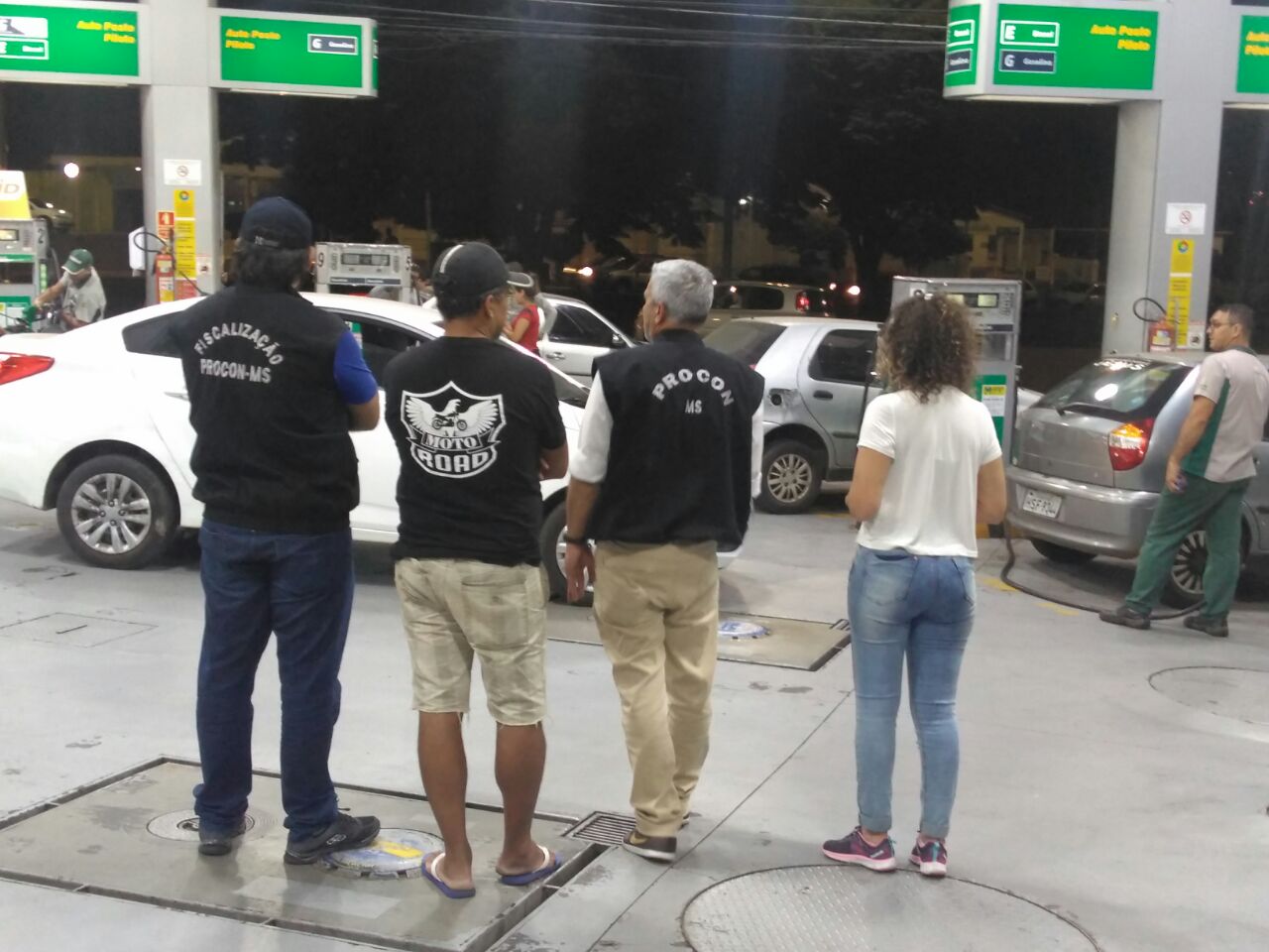 Equipes do Procon retornou agora aos postos de combustível para fiscalizar o preço do diesel. - Divulgação/Procon-MS