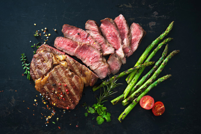 Muita carne pode ser tão ruim para a dieta quanto o excesso de carboidrato