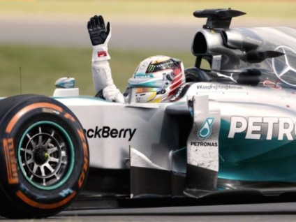 Fã declarado, Hamilton usará capacete em homenagem a Senna no GP do Brasil - Site Fia