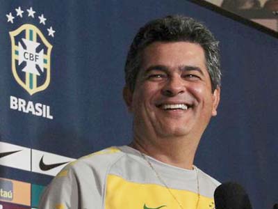 um nome para treinar a equipe foi ?indicado? pelo atacante Neymar: Ney Franco, técnico da seleção sub-20 -