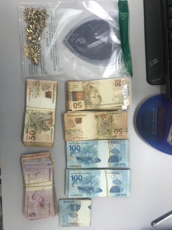 Polícia Civil de Três Lagoas prende dupla com R$30 mil reais em dinheiro durante cumprimento de mandado de busca e apreensão - Imagens cedidas/Polícia Civil