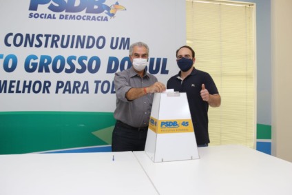 Governador Reinaldo Azambuja no momento do seu voto - Marithê do Céu