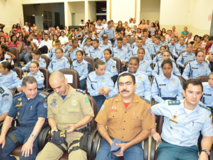 Os três primeiros colocados de cada categoria foram premiados durante formatura de graduação do programa "Patrulha de Educação no Trânsito"  - Divulgação