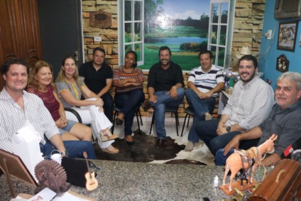 Vereadores novos e atuais se reúnem para debater o projeto - Divulgação