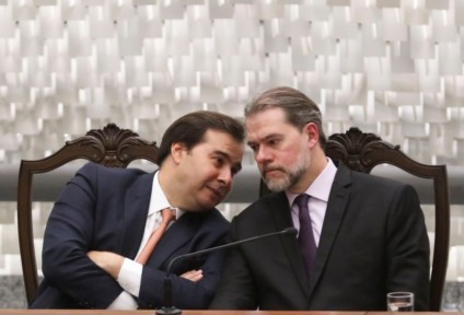 O presidente da Câmara, Rodrigo Maia e o presidente do STF, Dias Toffoli. - Foto: Valter Companato/Agência Brasil O presidente da Câmara, Rodrigo Maia e o presidente do STF, Dias Toffoli. - Foto: Valter Companato/Agência Brasil