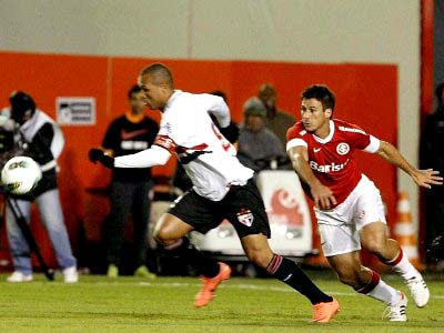 No primeiro turno, o Inter venceu o São Paulo no Beira-Rio por 1 a 0 -