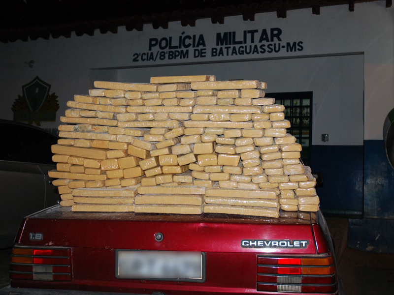 Foram apreendidos 210 tabletes de maconha - Divulgação/DaHoraBataguassu