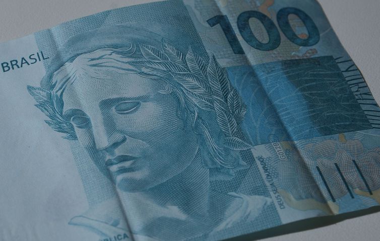 Dívida Pública Federal teve queda de 0,16% e passou de R$ 3,785 trilhões em agosto para R$ 3,779 trilhões em setembro - Arquivo/Agência Brasil