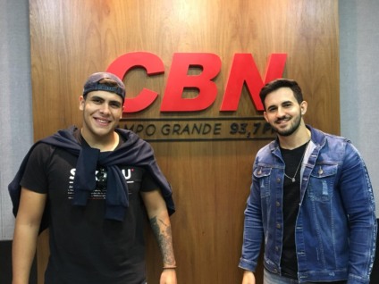 Vitor e Cadu estão há um pouco mais de um ano juntos - Foto: Isabelly Mello/CBN