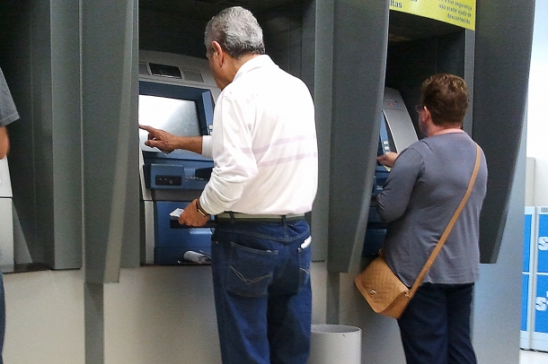 O benefício é pago ao trabalhador inscrito no PIS/Pasep há pelo menos cinco anos - Divulgação/Agência Brasil