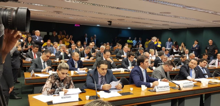 Audiência pública que discutiu taxação da Energia solar - Foto: Márcia Paravizzi/CBN