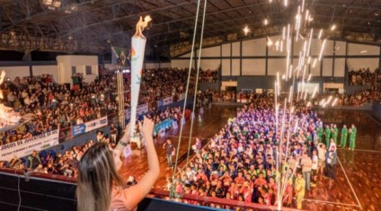 úblico lotou ginásio para prestigiar desfile das delegações e o acendimento da pira olímpica - Divulgação/Fundesporte