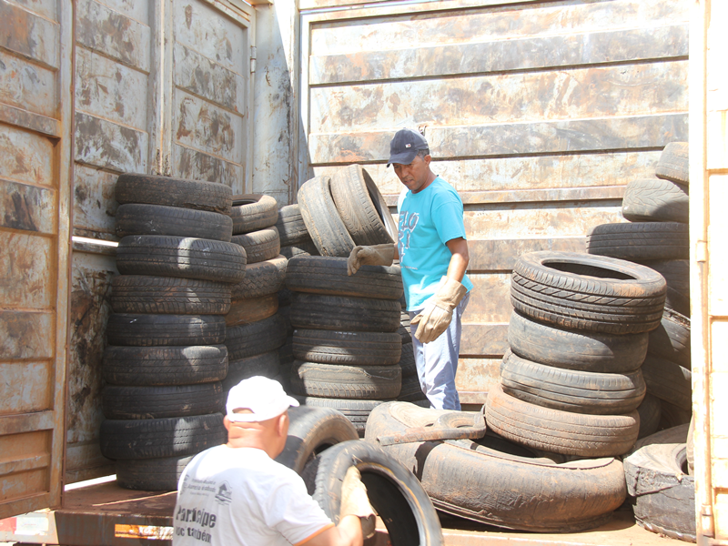 A cada dois meses o EcoPonto destina pneus inservíveis para a reciclagem - Divulgação