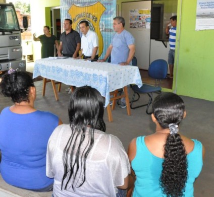 Realização da Primeira Feira de Pescado foi discutida em reunião com pescadores -