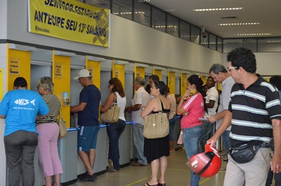 Pagamentos fazem aumentar procura por caixas eletronicos -