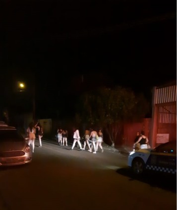 Guarda flagra festa com 150 pessoas em lava-jato - Foto: Guarda Municipal