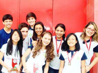 Meninas do xadrez comemoram com as medalhas em Poços de Caldas -