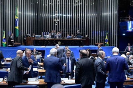 Apesar do grande apelo popular, o projeto de lei que estabelece dez medidas de combate à corrupção dividiu o Senado - Foto: Waldemir Barreto/Agência Senado