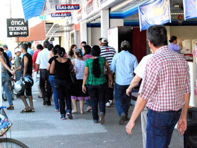 Já é intensa a  movimentação de consumidores nas lojas centrais da Cidade -