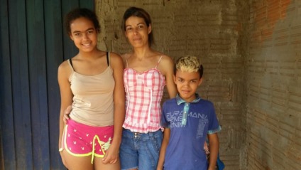 Ela está trabalhando de cuidadora e conseguiu alugar uma casa na rua Araxá 1 - Lucas dos Anjos/JPNEWS