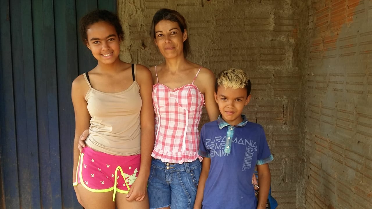 Ela está trabalhando de cuidadora e conseguiu alugar uma casa na rua Araxá 1 - Lucas dos Anjos/JPNEWS