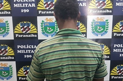 Ele foi preso em flagrante pelo furto nas três casas e encaminhado para Delegacia de Polícia Civil - Divulgação/PMMS