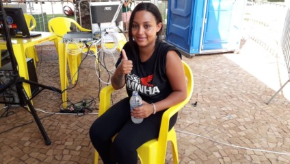 Gabriela Simone dos Santos chegou a 18 horas e 50 minutos de prova e desceu da moto às 14h55, - Talita Matsushita/JPNEWS