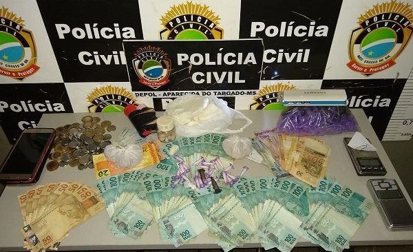 Drogas e dinheiro apreendidos - Foto: Policia Civil