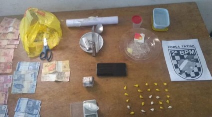 A moradora foi levada para a 1° Delegacia de Polícia Civil, onde foi autuada por tráfico de drogas - Imagem cedida