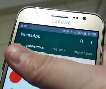 Ele fez o pedido de R$ 8 mil via aplicativo de mensagem, porém o dinheiro não foi depositado em sua conta - Talita Matsushita/JPNEWS Ele fez o pedido de R$ 8 mil via aplicativo de mensagem, porém o dinheiro não foi depositado em sua conta - Talita Matsushita/JPNEWS