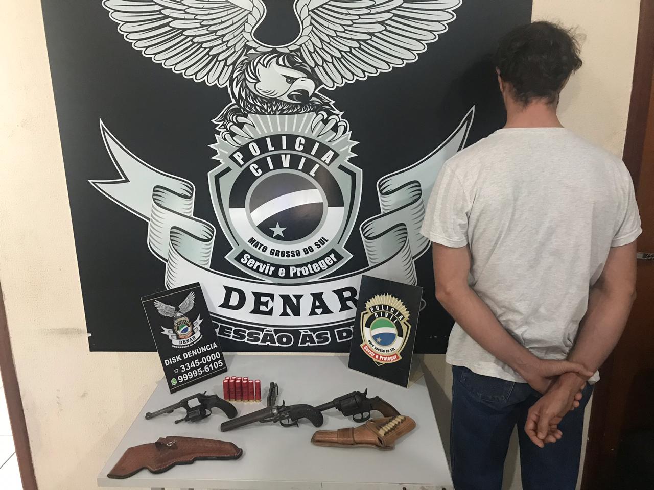 Suspeito é acusado pela justiça de Santa Catarina por envolvimento no tráfico de drogas - Divulgação/DENAR
