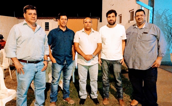 Esq p/ direita ( Eduardo Sanches, Gustavo Carvalho, Fabrício Barcelos, Rodrigo Piva e Mauro Sampaio)