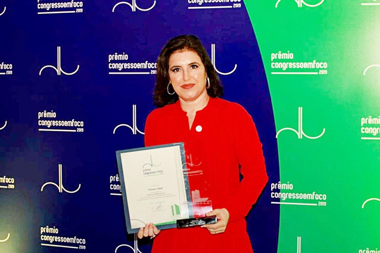 Senadora recebe premiação em Brasília - Imagem cedida