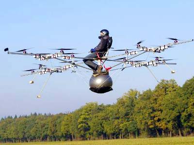 A aeronave tem capacidade de transportar apenas uma pessoa -