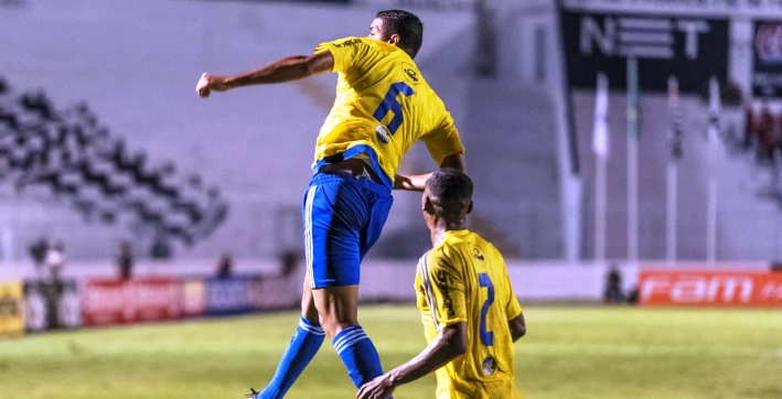 Reinaldo - ex-sãopaulino - foi o marcador da partida, em Campinas - Fábio Leoni/Ponte Preta Press